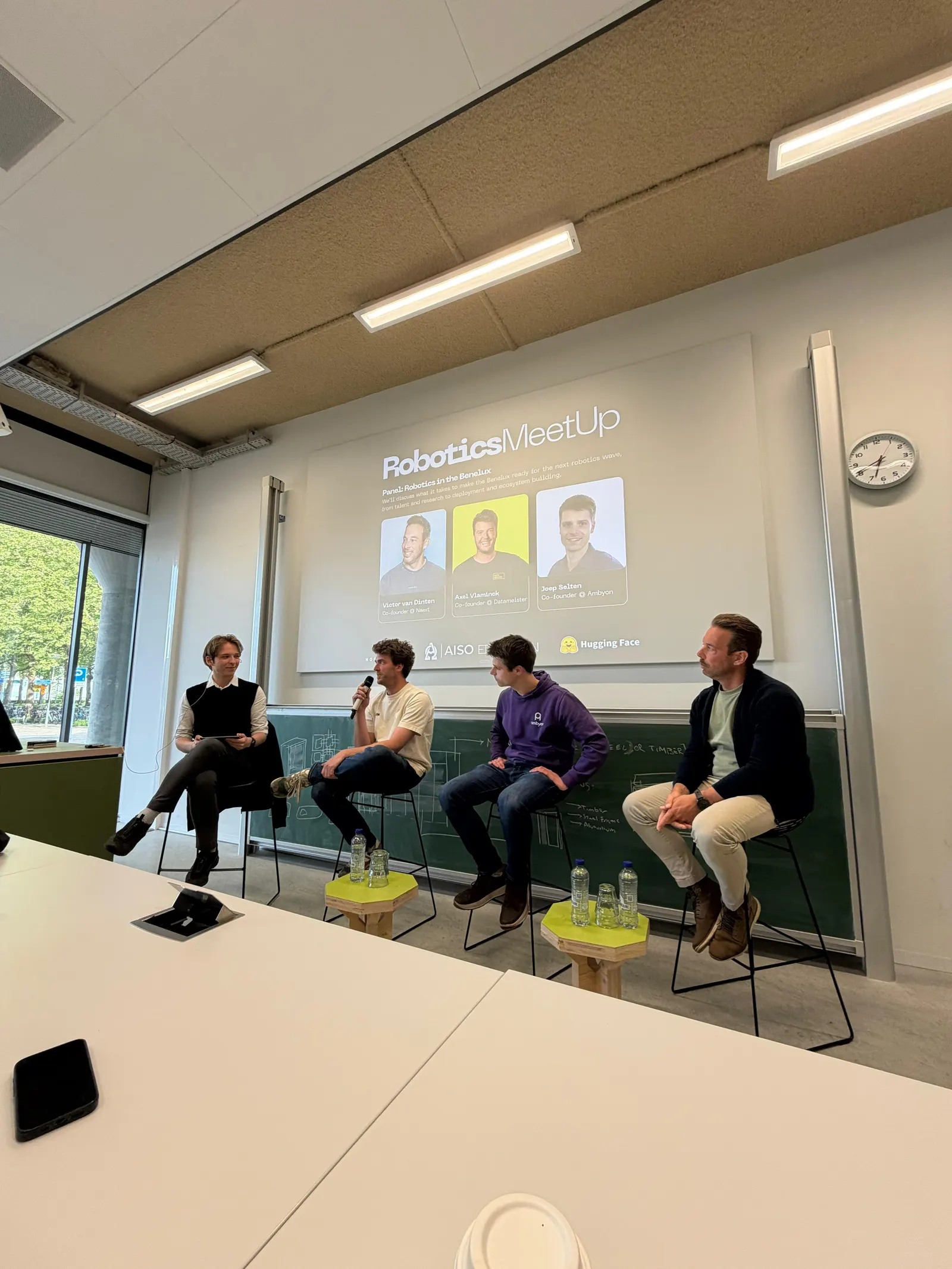 Panelgesprek over robotica in de Benelux
